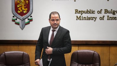 Днес решават съдбата на шефа на МВР Калин Стоянов