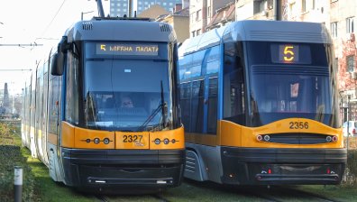 3138 лв. е средната заплата на ватманите и шофьорите на тролеи в София