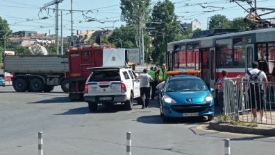 Втори трамвай излезе от релсите в София, пак по линия 22