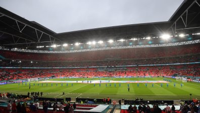 Заради Евро 2020: Близо 2 000 случая на заразени с Ковид-19 шотландци