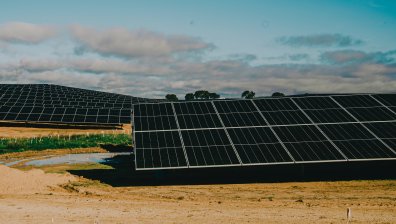 Захранван от слънчева енергия камион счупи световен рекорд (+ВИДЕО)