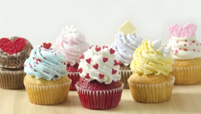 Уникална рецепта за коледни мини пайове със сушени плодове, ядки и ром