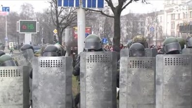 Сблъсъци и протести в Минск