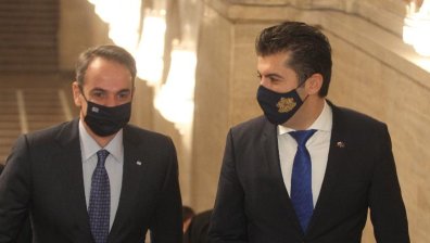 Петков и Мицотакис обсъждат на 4 очи двустранните отношения (СНИМКИ)