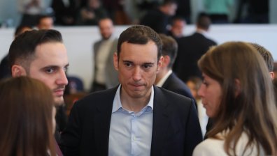 Терзиев се похвали с ново осветление в два парка в София