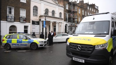 Кола се вряза в пешеходци в Лондон, 5 души са пострадали