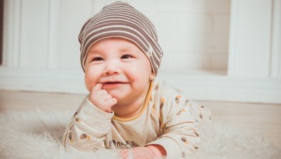 Кога въвеждаме млечните продукти в храненето на бебето?