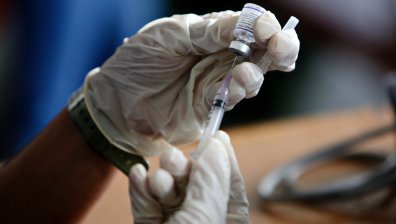 Великобритания очаква "събуждане" на Ковид-19, изпращат се покани за бустерна доза