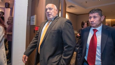 Борисов: Шефът на ВВС да бъде уволнен, ако Радев е прав, че F-16 не лети