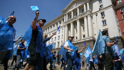 Миньори и енергетици затварят ключови участъци в София, искат ясно енергийно бъдеще