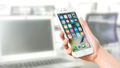 Новата OS на iPhone приближава телефона все повече до Android