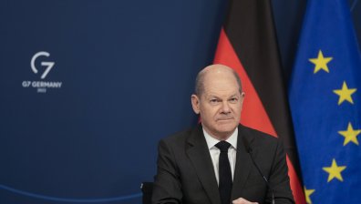 Шолц: Трябват по-решителни действия в борбата с климата, Европа не може сама да спре кризата