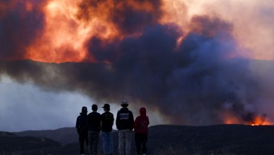 Горски пожар в Лос Анджелис наложи евакуацията на хиляди души