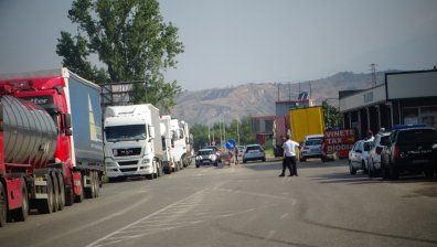 Натоварен трафик на "Кулата", от "Гранична полиция" препоръчват алтернативни маршрути