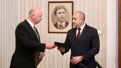 Желязков върна мандата на Радев: Тежка политическа реторика ще разединява българите