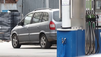 Цената на бензина се увеличава, при дизела - намалява