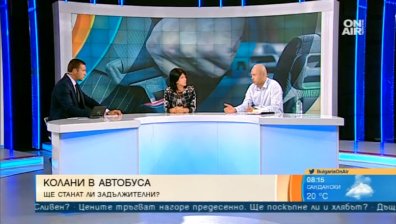Колани и застраховки: Кой на кого подава топката за Своге?