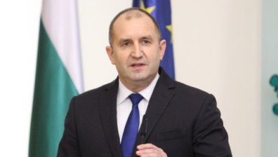 Радев: Парламентът се дави все повече в скандали и предизборно говорене