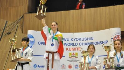 Каратеките ни спечелиха три златни медала от световното по киокушин
