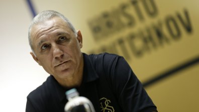 Стоичков надъхва армейците срещу ирландския "Сейнт Патрикс Атлетик" 
