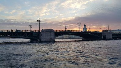 Затвориха метростанция с Санкт Петербург заради потенциална заплаха
