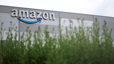 Рекордни печалби в Amazon, докато над 12 300 служители получават помощи за храна