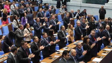 Посланията на Избори 2024: "Където мина - път става", "Закостенял мозък иновация не ражда"