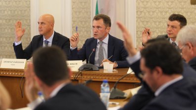 Отново поканиха Ахмед Доган на изслушване в комисията "Росенец"