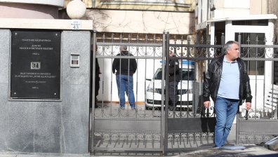 Прокурори и реставратори описват антиките на Васил Божков