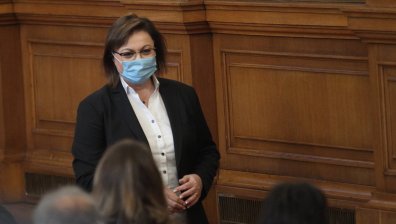 Нинова благодари на Петков и Василев за обединението на 4 партии в коалиция