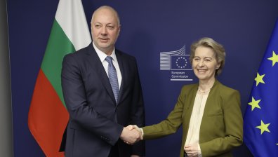 Росен Желязков и Урсула фон дер Лайен ще посетят ВМЗ - Сопот