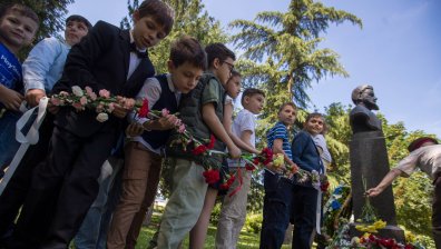 Столичани почитат паметта на Христо Ботев и загиналите за свободата на България (СНИМКИ)