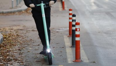 Полицията в Плевен погна водачите на електрически тротинетки