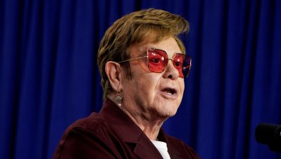 Русия спря дейността на фондацията на Елтън Джон за борба със СПИН