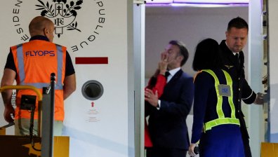 Еманюел Макрон: Успокойте се, не съм имал скандал със съпругата ми (+ВИДЕО)