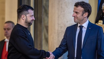 Макрон предложи на Зеленски мирна среща на върха в Париж, но без Русия