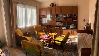 Носталгия по миналото: В София откриха червен апартамент-музей