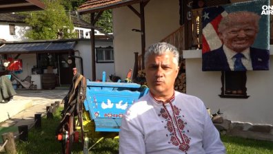 Галин Томов, който изтъка портрет в чест на президента на САЩ Доналд Тръмп (ВИДЕО)