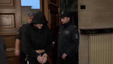 Постоянен арест за бащата и сина, обрали магазин в София
