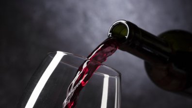 Умерената консумация на&nbsp;червено вино&nbsp;може да помогне при отслабване