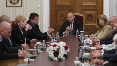 Край на консултациите при Радев, той е на ход с връчването на първия мандат