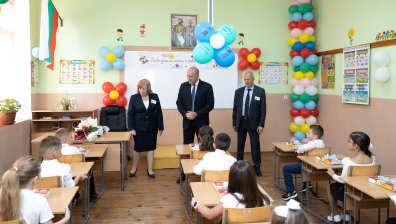 Радев: Всяко българско дете трябва да има равни възможности да разгърне таланта си
