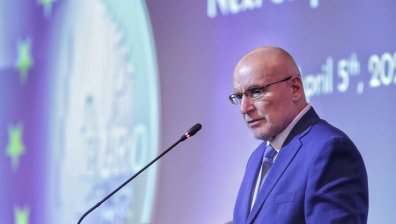 Управителят на БНБ присъства на форум за приемането на еврото
