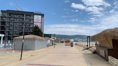 Две години хотелиерите "гасиха пожари" - какво следва?