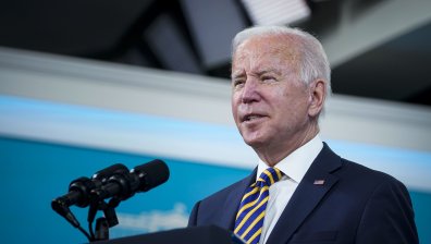 Microsoft спира LinkedIn в Китай, Байдън приветства решението