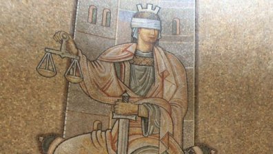 Учителка от Класическата гимназия получи условна присъда за убийство на пътя