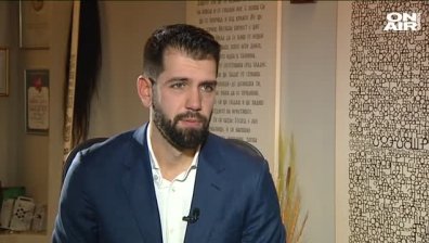 "Зад маската" представя Пламен Мирянов