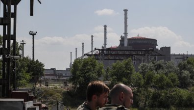 Запорожката АЕЦ разчита на един електропровод след военни щети