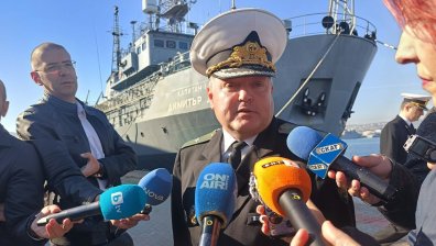 Адм. Мусински: Акцията е прекратена, шансовете да има оцелял от първия кораб са много малки