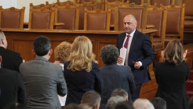 Коалиционните партньори се хванаха са гушите и заради Плана за приемане на еврото